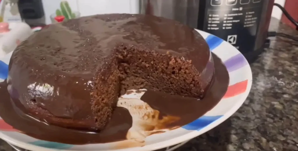 Bolo de chocolate na Panela de Pressão Elétrica