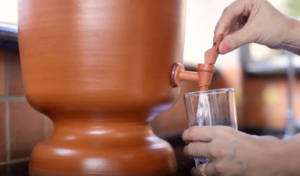 Como Tirar o Gosto de Barro do Filtro de Água
